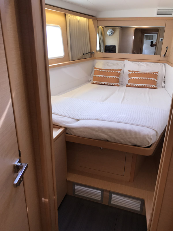 SailTime Newport Beach - Lagoon Catamaran 450 Flybridge