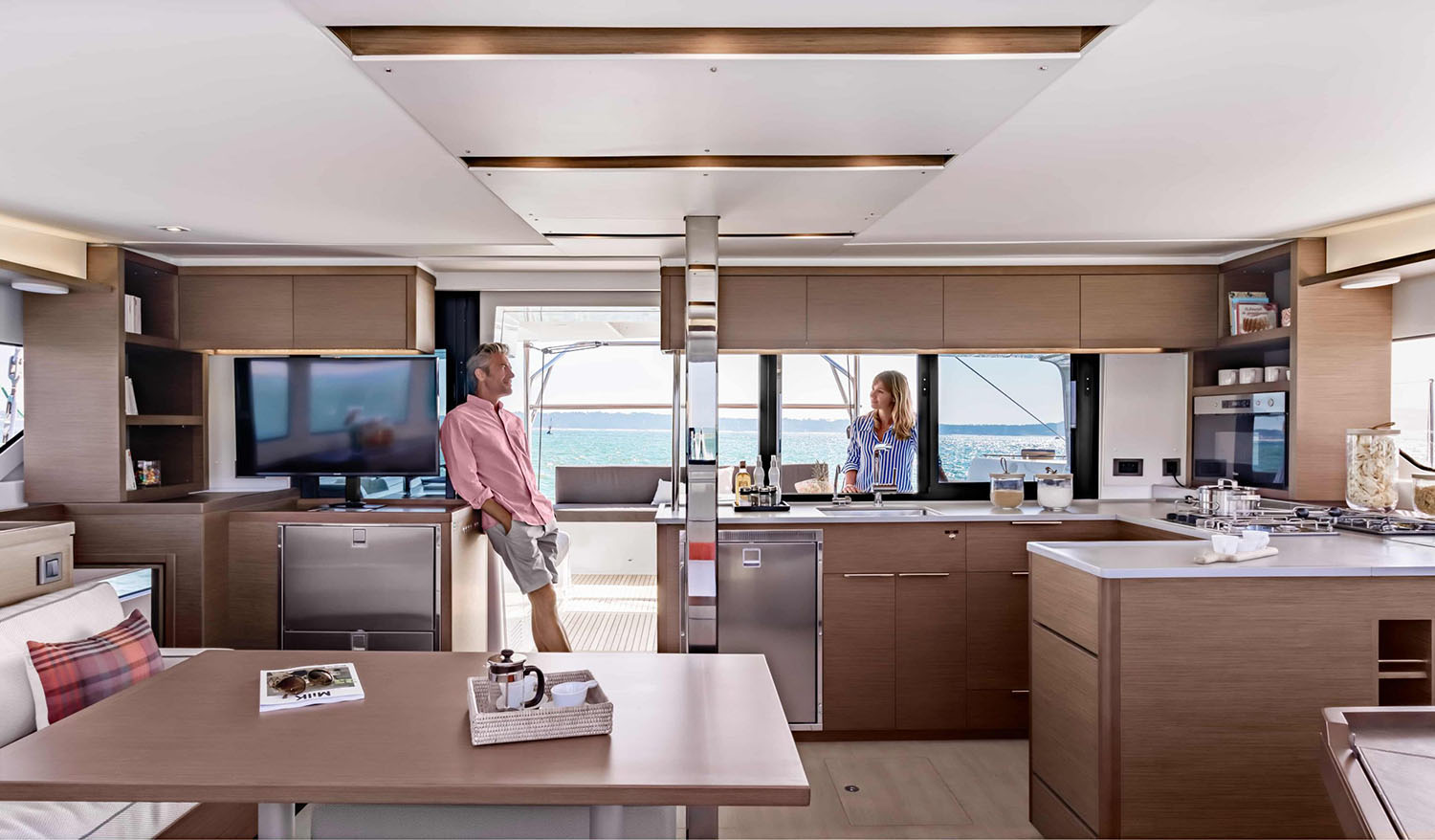SailTime Newport Beach - Lagoon Catamaran 46 - Salon Looking Out