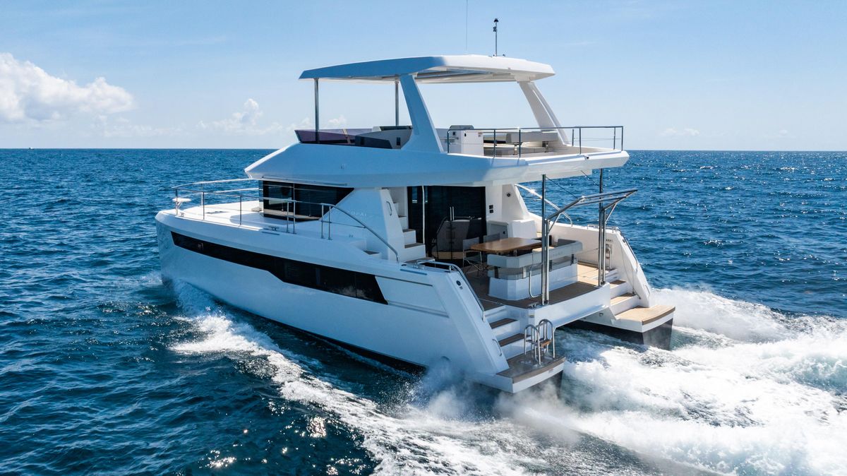 SailTime Newport Beach - Leopard 40 Powercat - stern